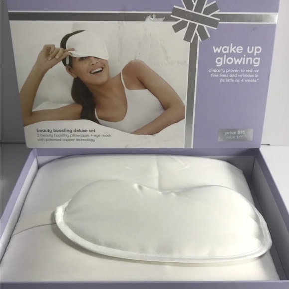 ME Glow Beauty Boosting Deluxe Set EYE MASK & 2 Standard Pillowcases, - Picture 5 of 5